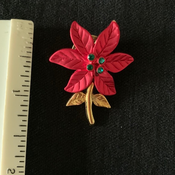 Christmas Holiday Flower Pin - Picture 2 of 5
